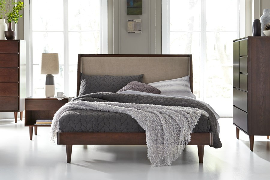 Jensen Shelter Bed With Euro Footboard